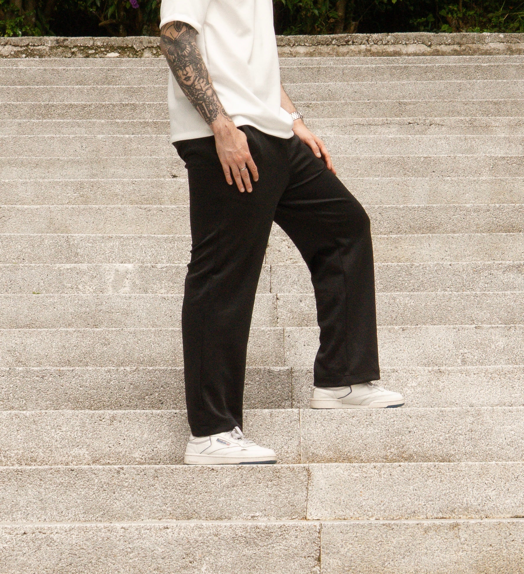 Pack Vento Mónaco - Camiseta Clásica y Pantalón Negro